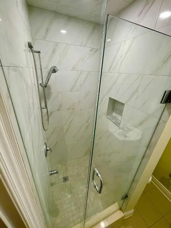 Guest house Charming Townhouse In Downtown, Toronto Hotel Canada
