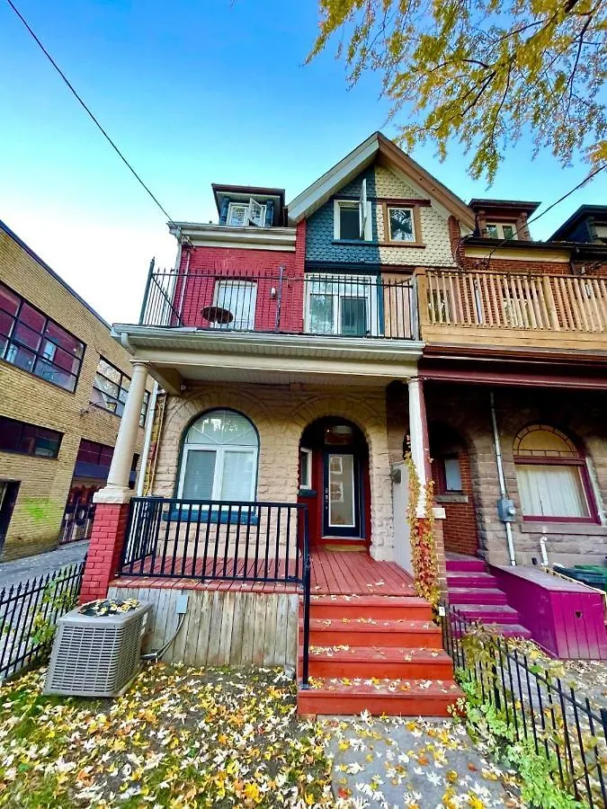 Charming Townhouse In Downtown, Toronto Hotel Canada