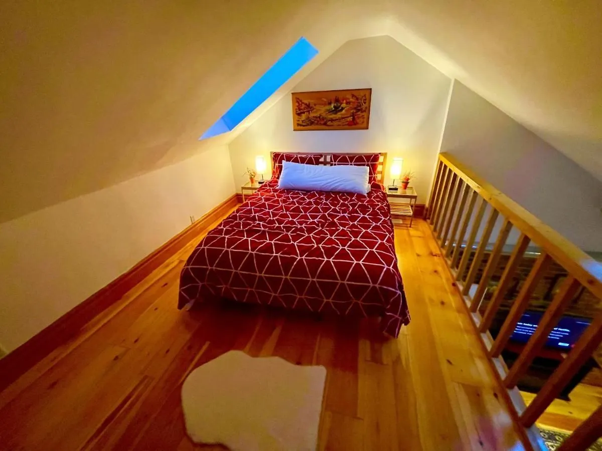 Charming Townhouse In Downtown, Toronto Hotel Canada